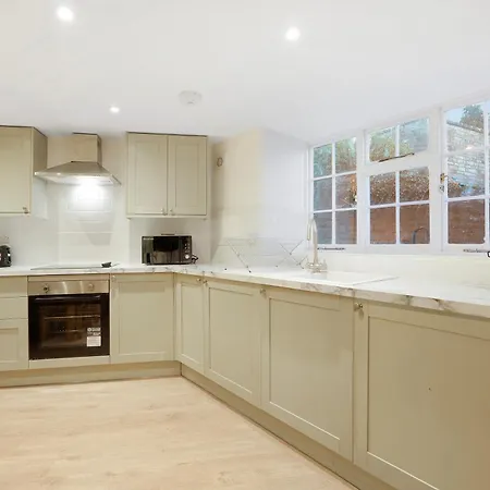 펜션 New! 3br In Salvin *