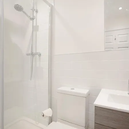 펜션 New! 3br In Salvin *