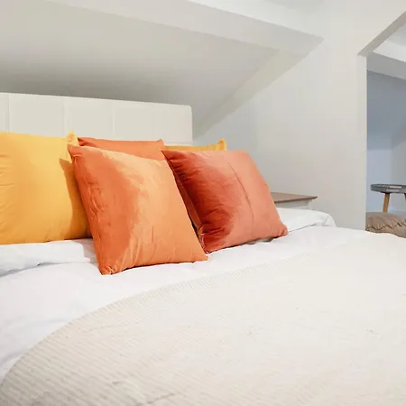 New! 3br In Salvin 펜션 앨스턴