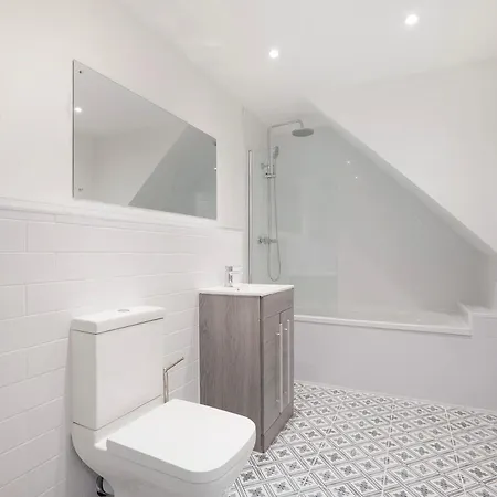 펜션 New! 3br In Salvin