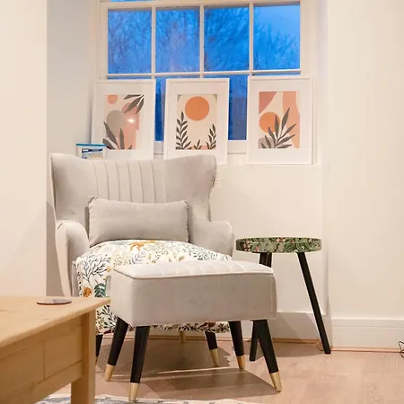 New! 3br In Salvin 펜션 앨스턴